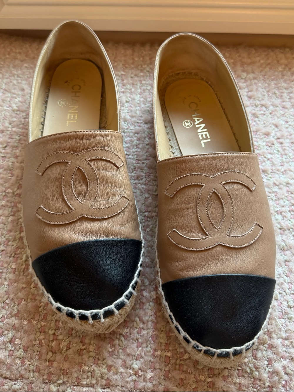 Chanel CC Logo Beige & Black Leather Espadrilles - size 42 EUC - Picture 8 of 8